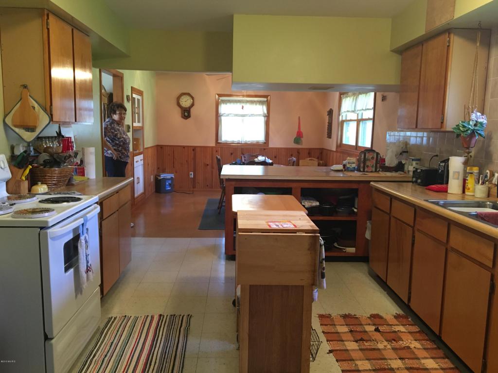 8697 W Kruger Rd, Three Oaks, MI 49128 photo 5