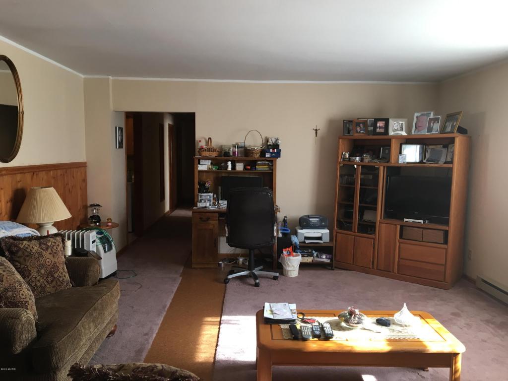 8697 W Kruger Rd, Three Oaks, MI 49128 photo 4