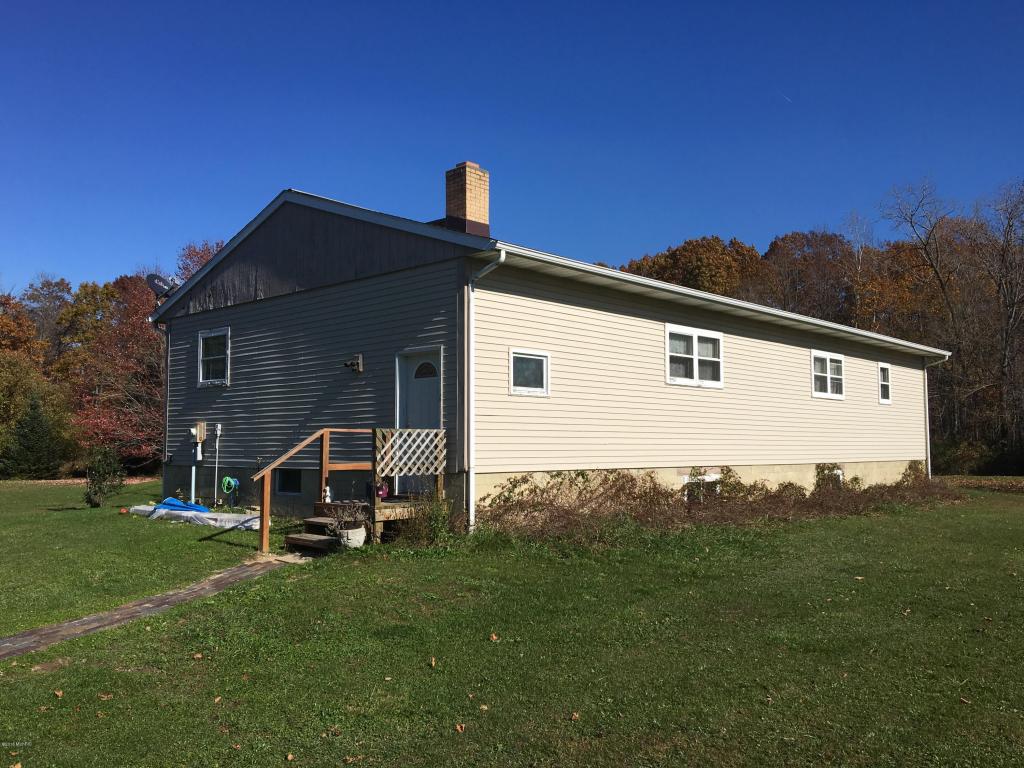 8697 W Kruger Rd, Three Oaks, MI 49128 photo 1
