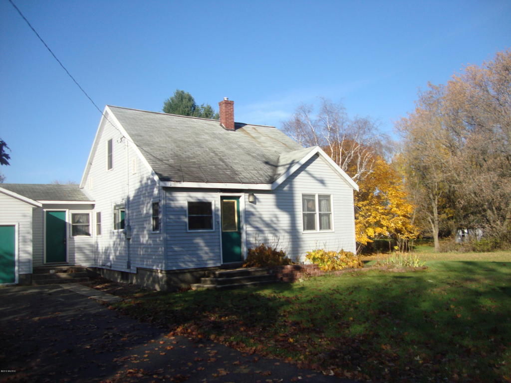 355 S Main St, Custer, MI 49405 photo 2