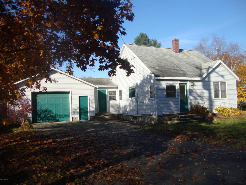 355 S Main St, Custer, MI 49405 photo 1