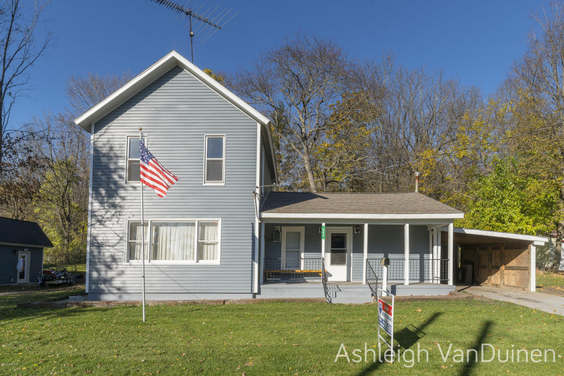 803 Avery St, Lowell, MI 49331 photo 1