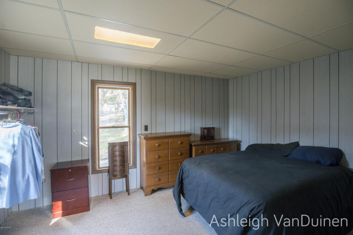 803 Avery St, Lowell, MI 49331 photo 11