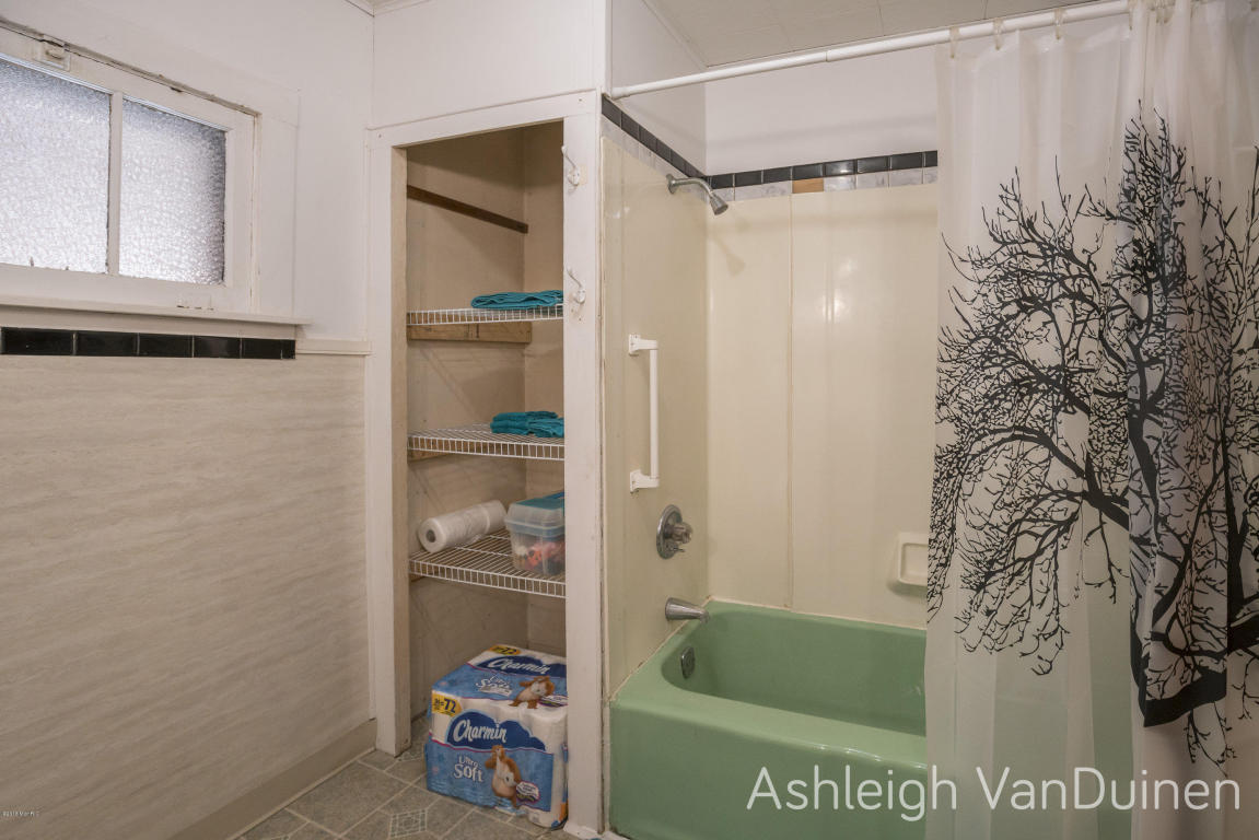 803 Avery St, Lowell, MI 49331 photo 13