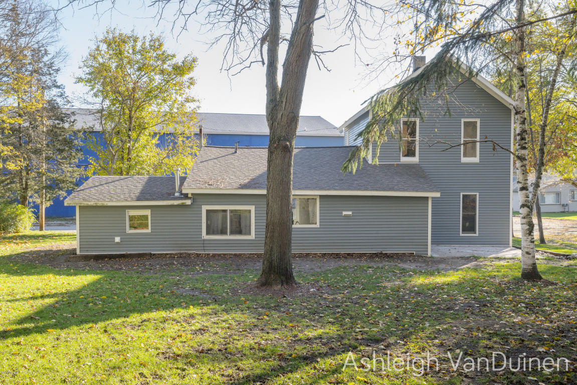 803 Avery St, Lowell, MI 49331 photo 21