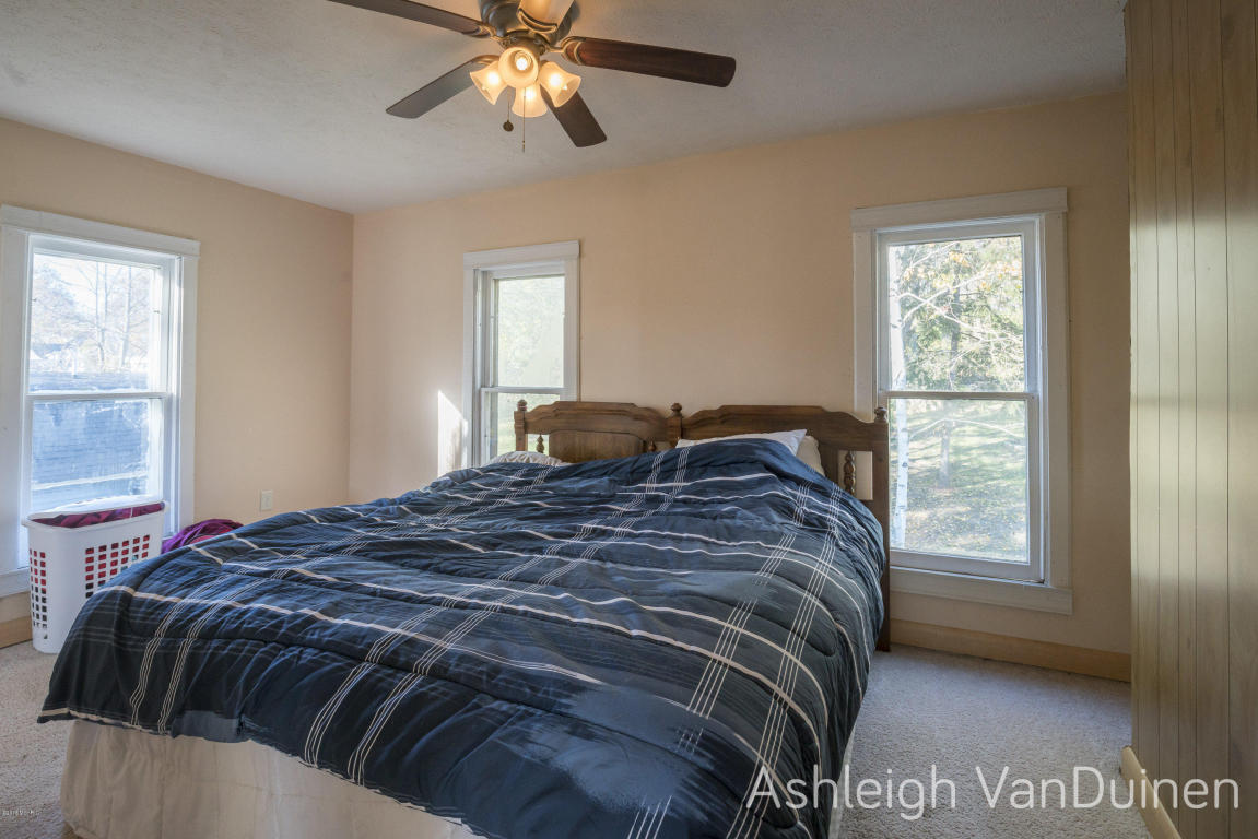 803 Avery St, Lowell, MI 49331 photo 17