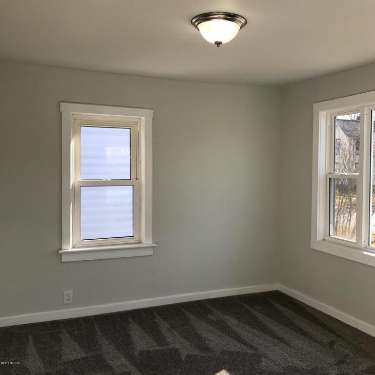 207 W Bennett St, Three Rivers, MI 49093 photo 8