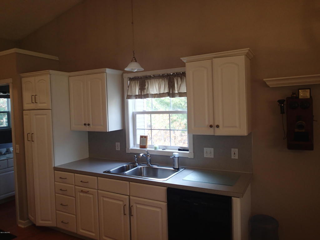 1675 E 80th St, Newaygo, MI 49337 photo 16