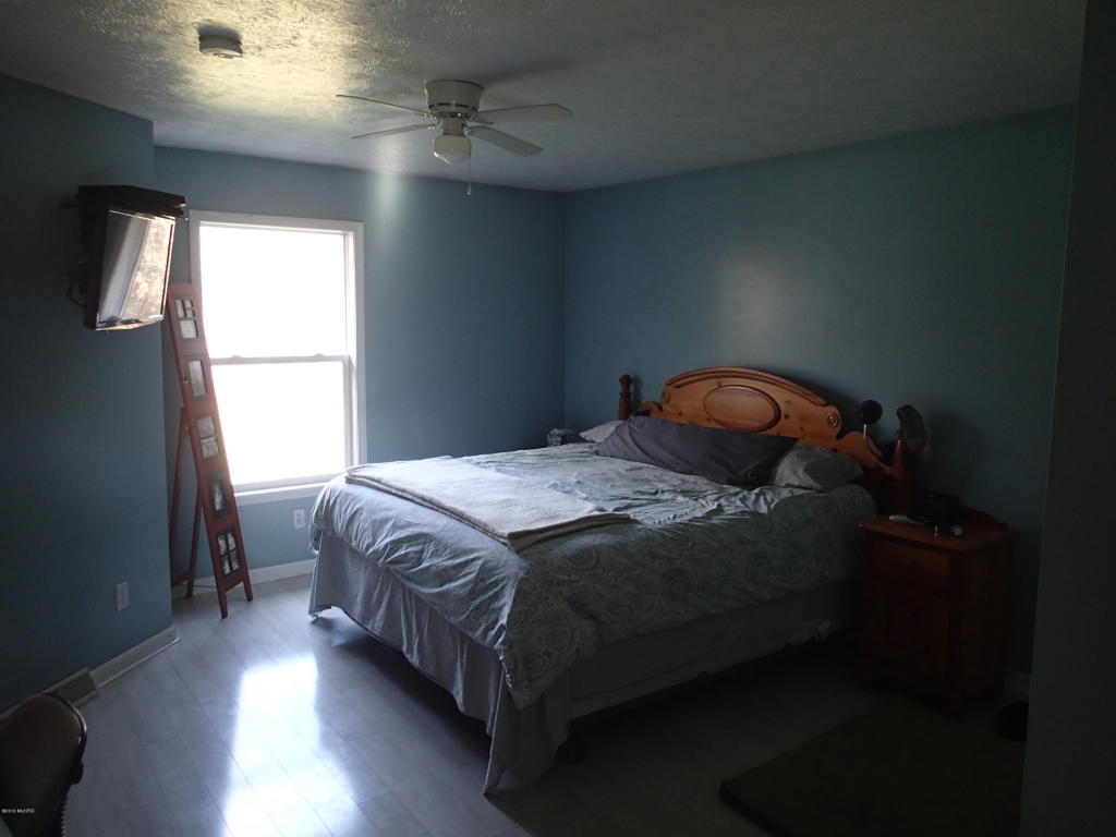 1675 E 80th St, Newaygo, MI 49337 photo 21
