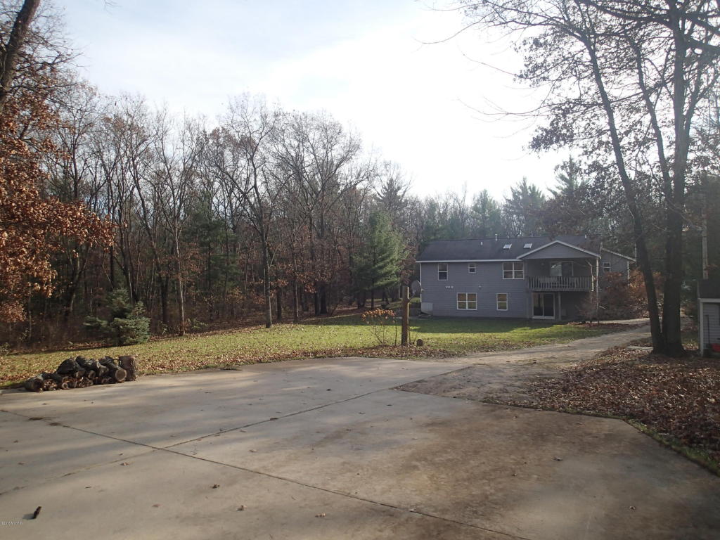 1675 E 80th St, Newaygo, MI 49337 photo 11