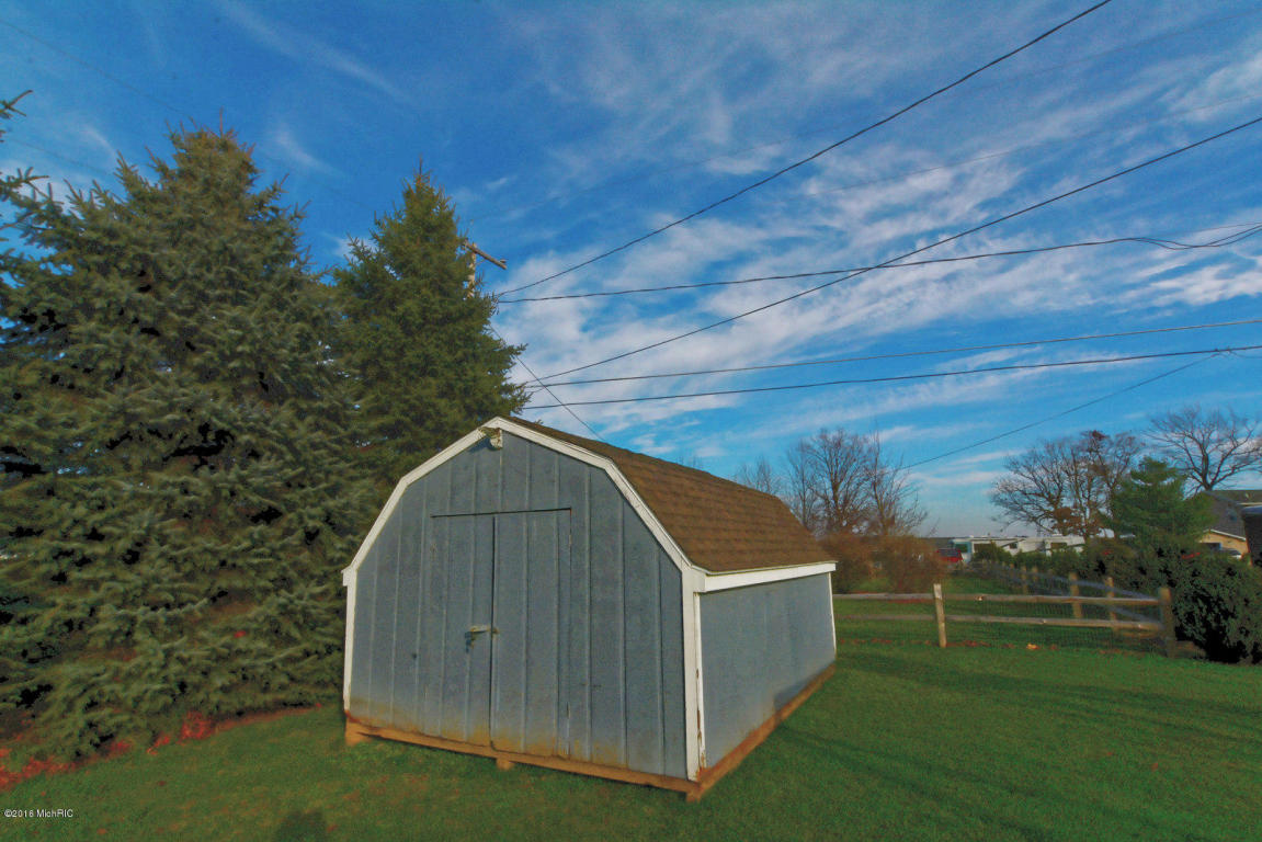 1375 Diamond Dr SW, Stanton, MI 48888 photo 8