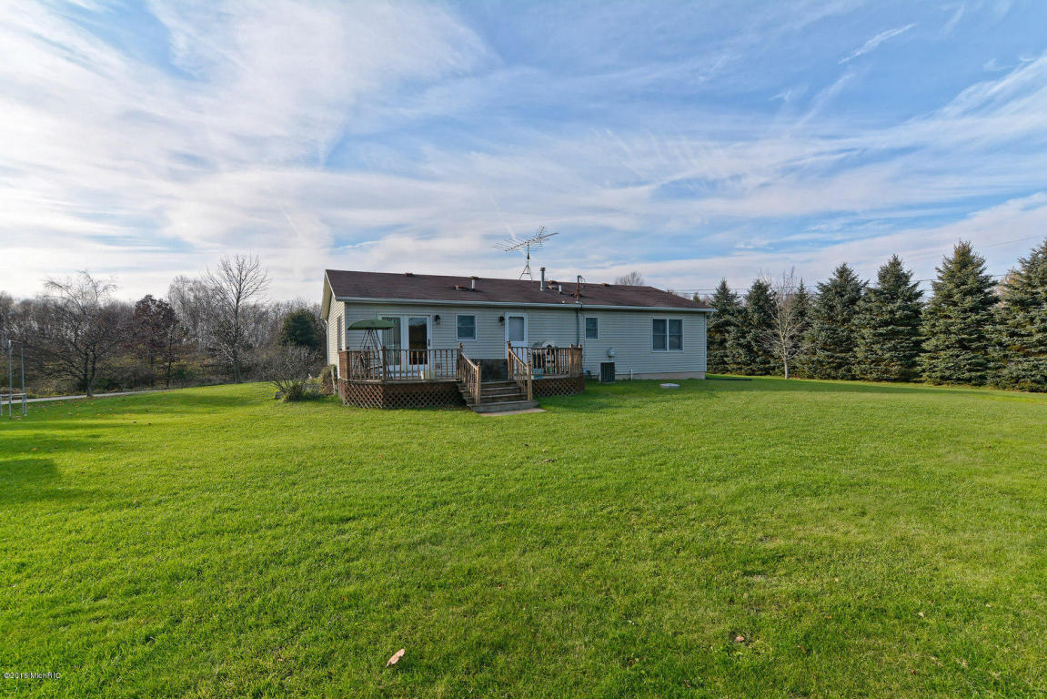 1375 Diamond Dr SW, Stanton, MI 48888 photo 6