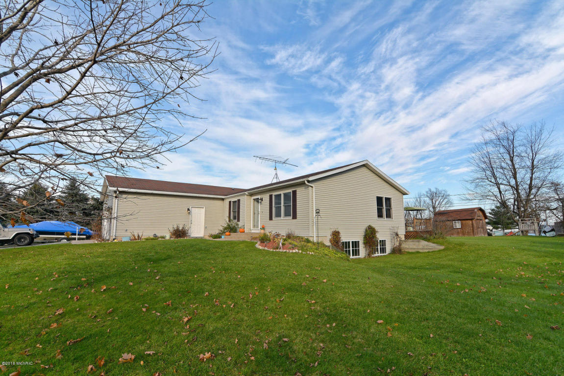 1375 Diamond Dr SW, Stanton, MI 48888 photo 5