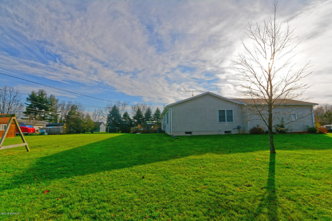 1375 Diamond Dr SW, Stanton, MI 48888 photo 3