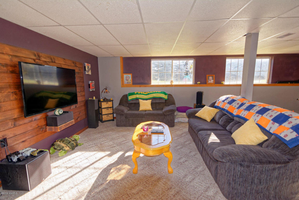 1375 Diamond Dr SW, Stanton, MI 48888 photo 31