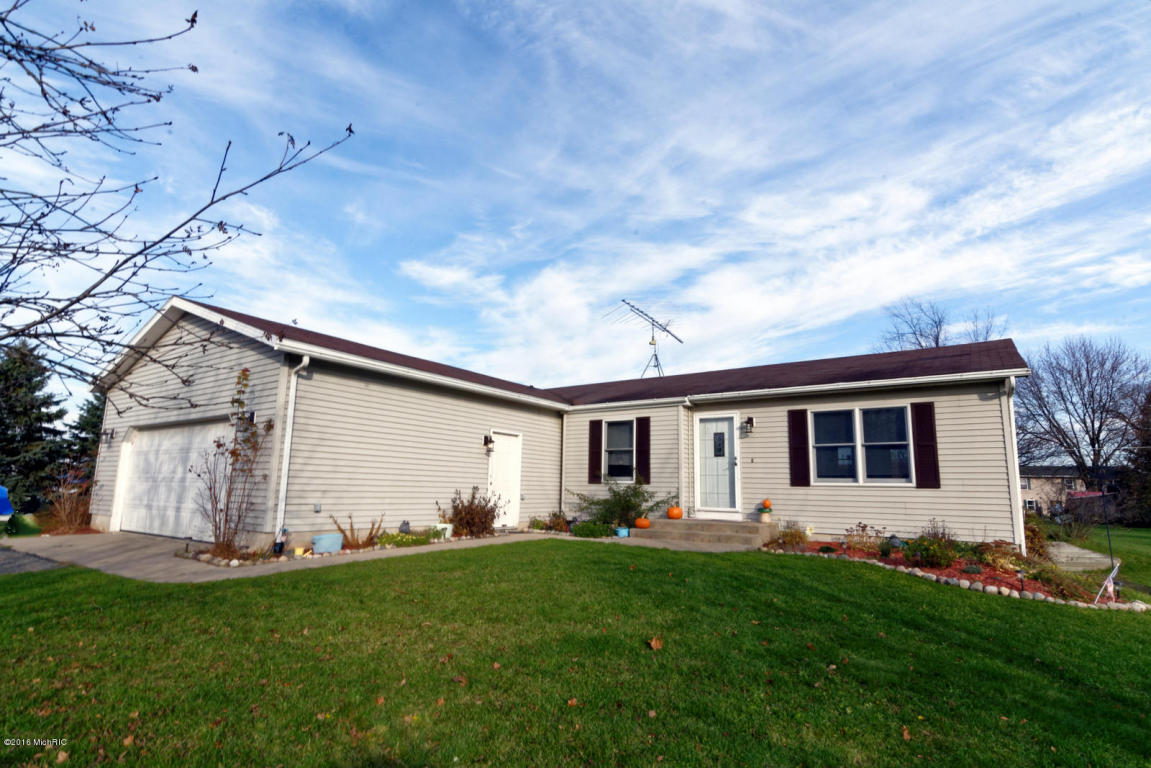 1375 Diamond Dr SW, Stanton, MI 48888 photo 1