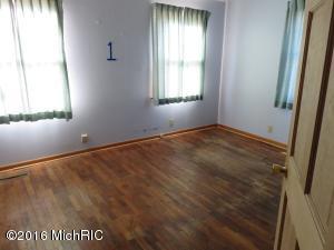 63 Smith St, Coldwater, MI 49036 photo 9