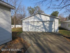 63 Smith St, Coldwater, MI 49036 photo 2
