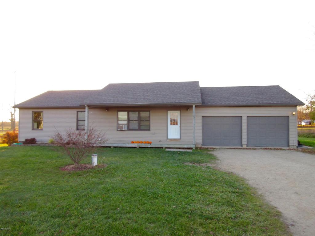 1015 Half Ct, Stanton, MI 48888 photo 1
