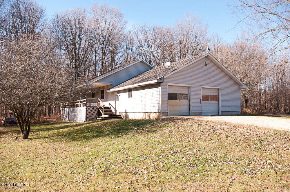 5315 N River Rd, Evart, MI 49631 photo 3