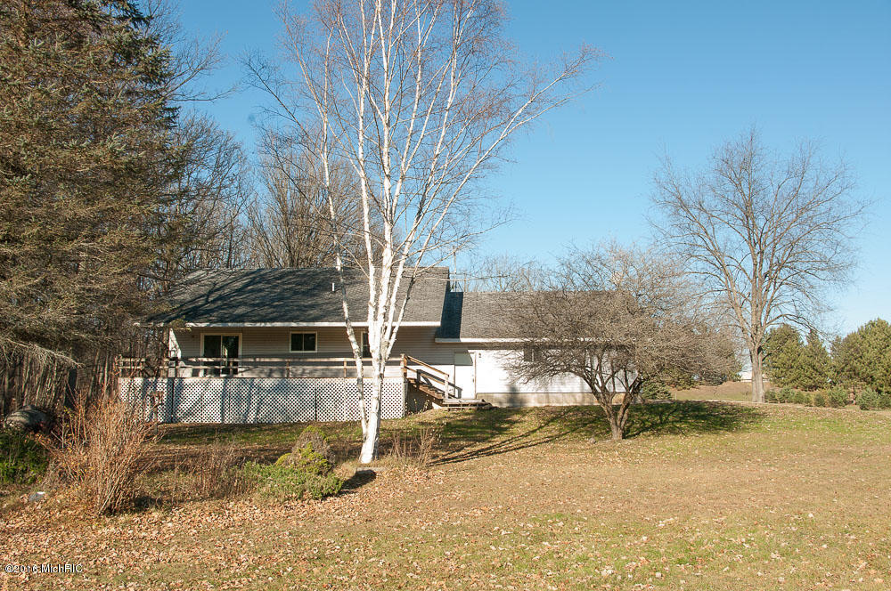 5315 N River Rd, Evart, MI 49631 photo 1