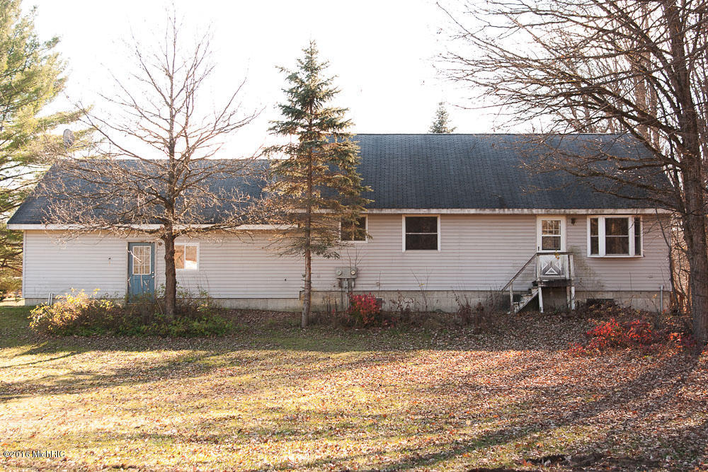 5315 N River Rd, Evart, MI 49631 photo 4