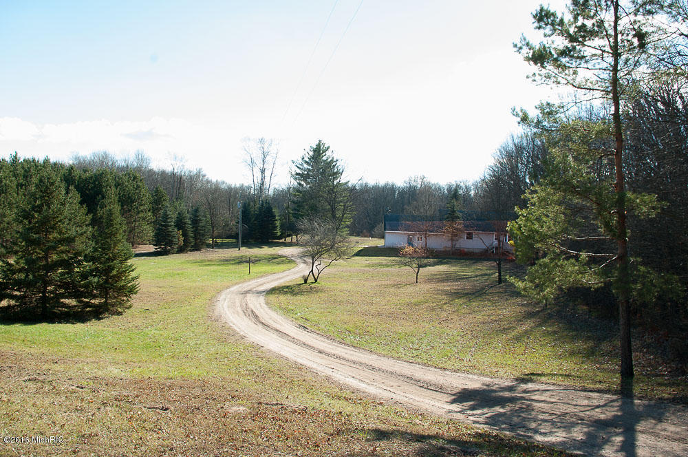 5315 N River Rd, Evart, MI 49631 photo 6