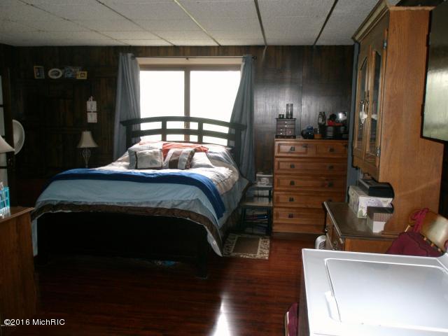 724 Millard St, Belding, MI 48809 photo 7