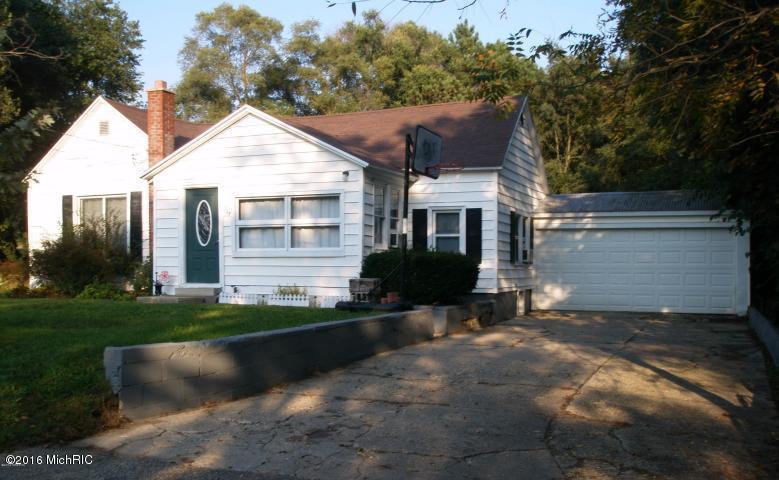 724 Millard St, Belding, MI 48809 photo 1