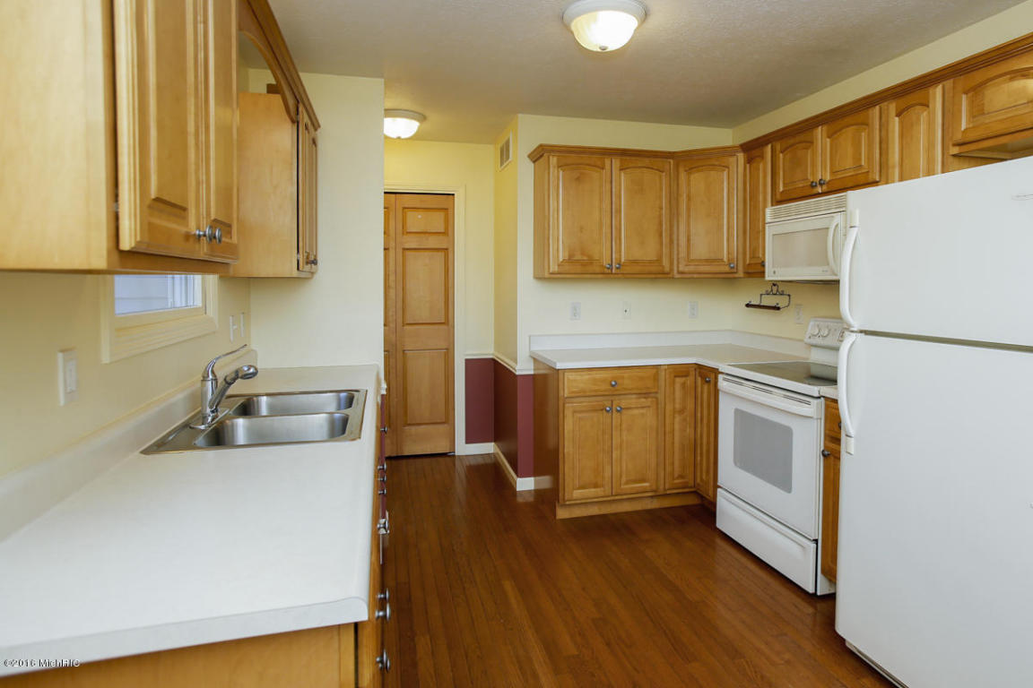693 Pierce Rd, Plainwell, MI 49080 photo 9