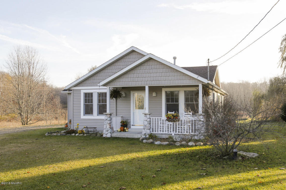 693 Pierce Rd, Plainwell, MI 49080 photo 3