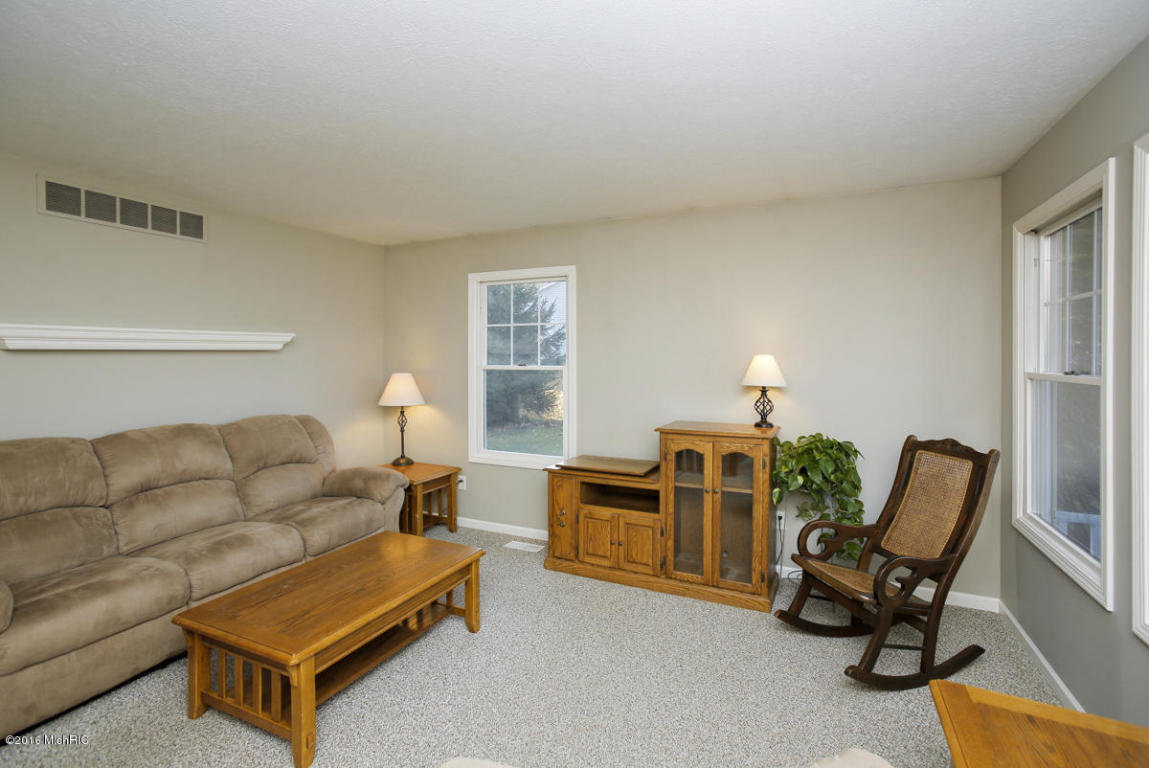 693 Pierce Rd, Plainwell, MI 49080 photo 6