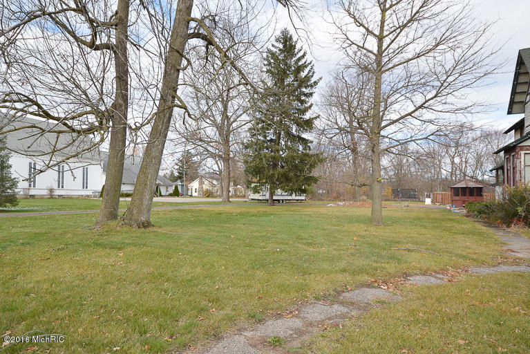 323 E Bridge St, Plainwell, MI 49080 photo 32