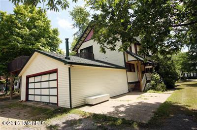 323 E Bridge St, Plainwell, MI 49080 photo 3