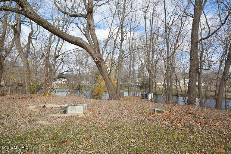 323 E Bridge St, Plainwell, MI 49080 photo 38