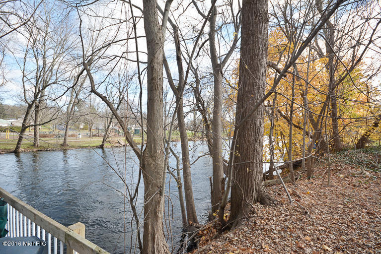 323 E Bridge St, Plainwell, MI 49080 photo 40