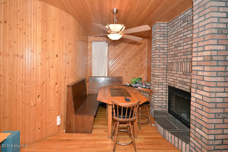 323 E Bridge St, Plainwell, MI 49080 photo 10