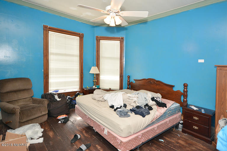 323 E Bridge St, Plainwell, MI 49080 photo 19