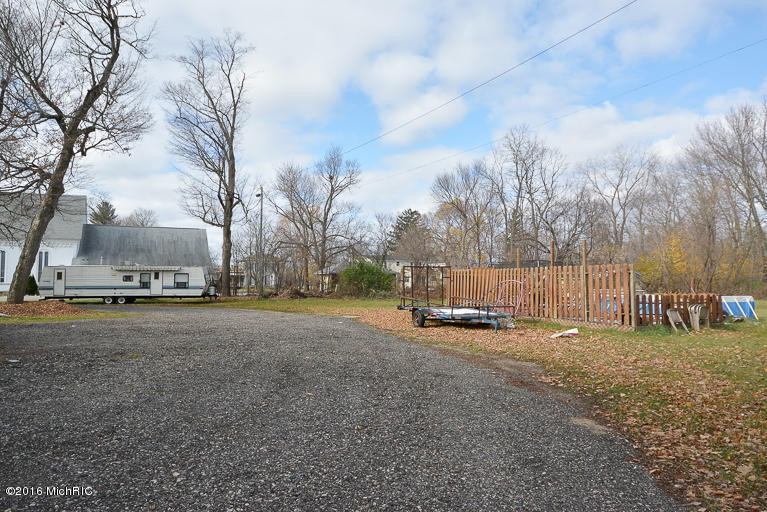323 E Bridge St, Plainwell, MI 49080 photo 35