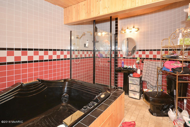 323 E Bridge St, Plainwell, MI 49080 photo 17
