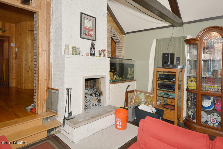 323 E Bridge St, Plainwell, MI 49080 photo 7
