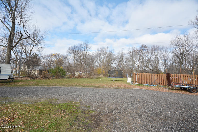 323 E Bridge St, Plainwell, MI 49080 photo 33