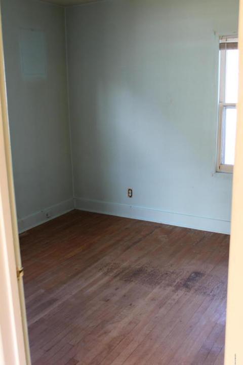 511 E Main St, Hartford, MI 49057 photo 8