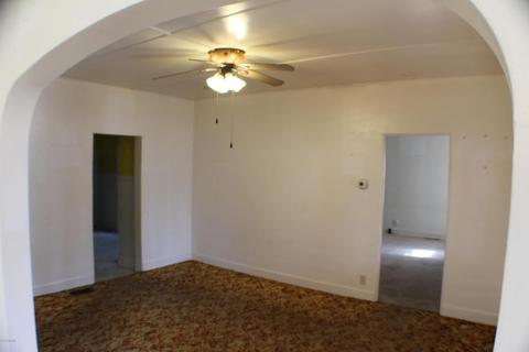 511 E Main St, Hartford, MI 49057 photo 11