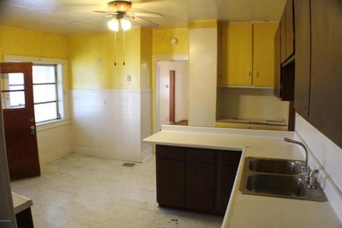 511 E Main St, Hartford, MI 49057 photo 23