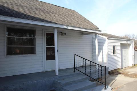511 E Main St, Hartford, MI 49057 photo 4
