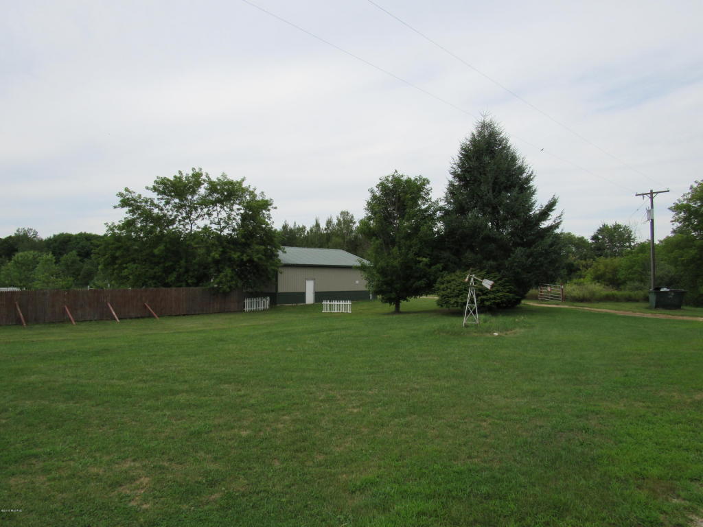 9386 S Brown Rd, Fenwick, MI 48834 photo 6