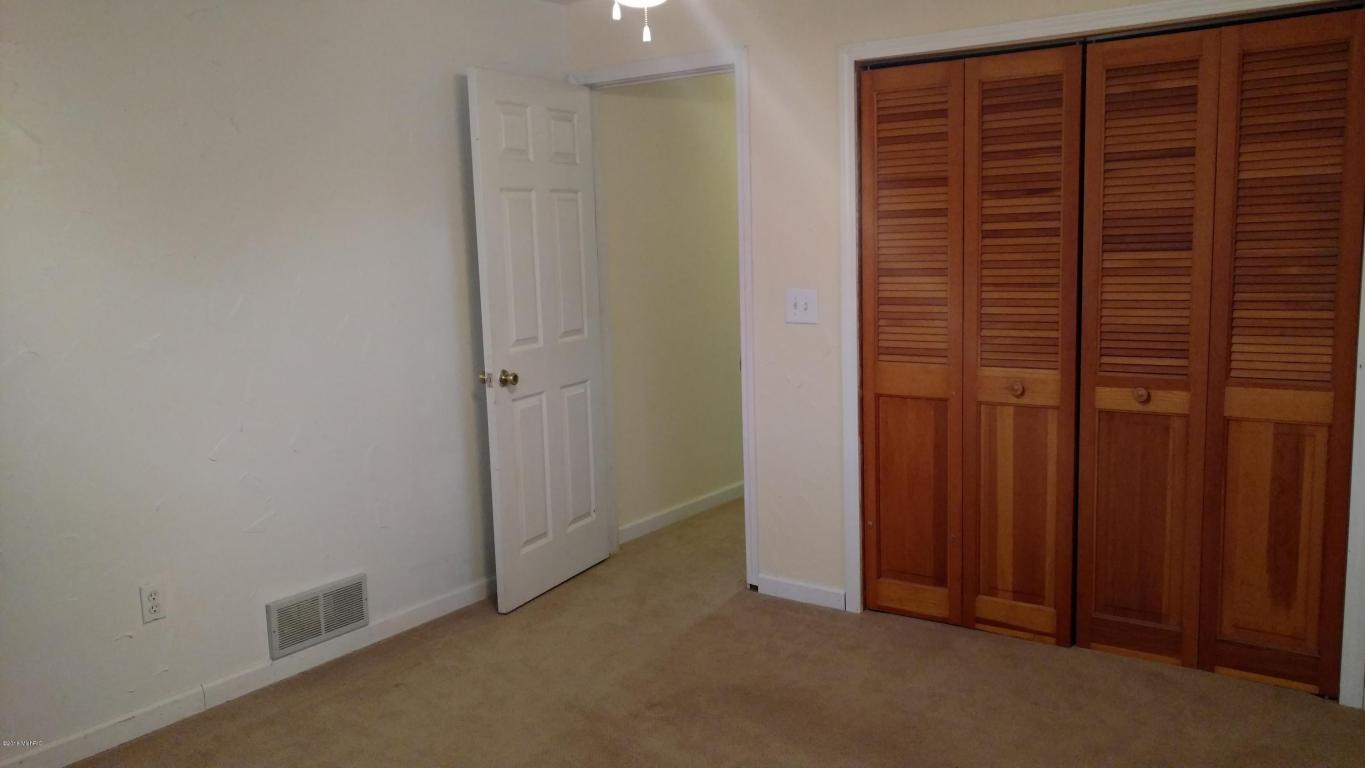 201 W Clinton, Augusta, MI 49012 photo 9
