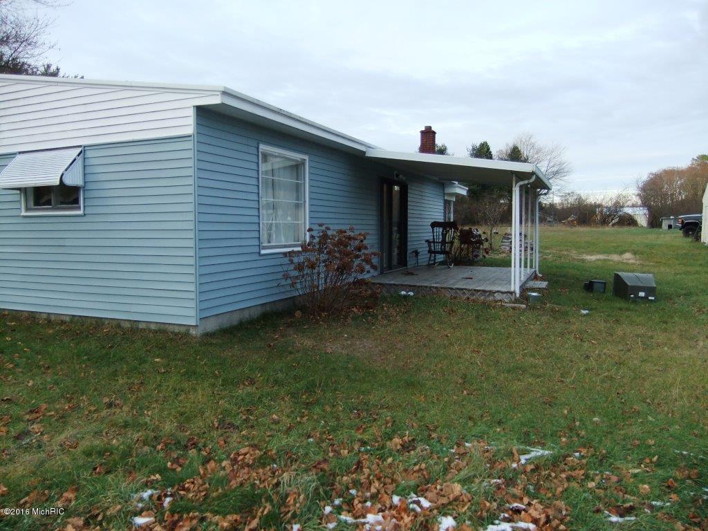 4818 Simonelli Rd, Whitehall, MI 49461 photo 3