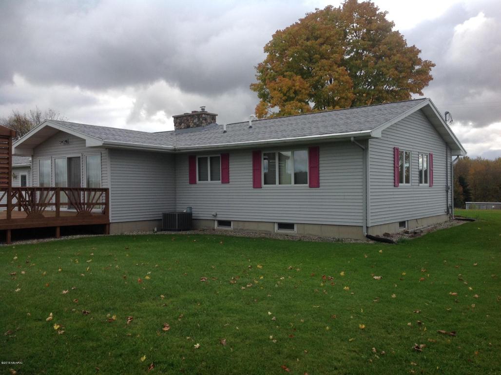 14391 Cascade Rd SE, Lowell, MI 49331 photo 2